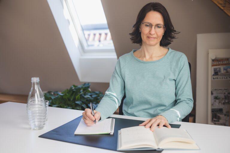Sandra Ordnungscoach aus Stuttgart liebt Papierkramordnung